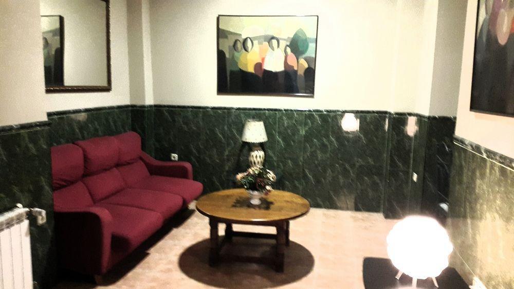 Hostal La Casa De Enfrente Málaga Esterno foto