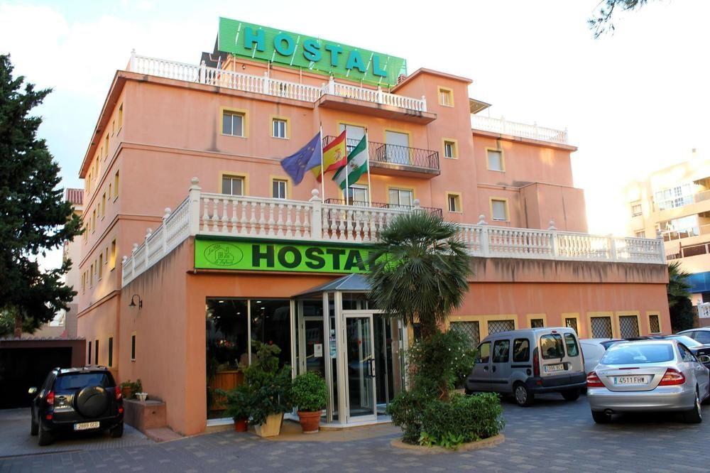 Hostal La Casa De Enfrente Málaga Esterno foto