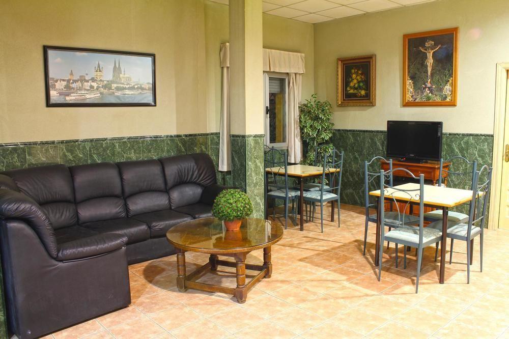 Hostal La Casa De Enfrente Málaga Esterno foto