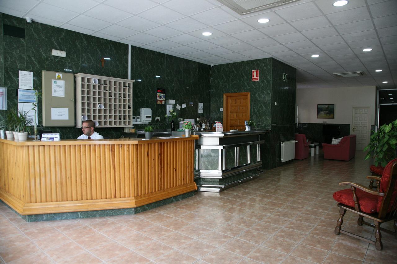 Hostal La Casa De Enfrente Málaga Esterno foto