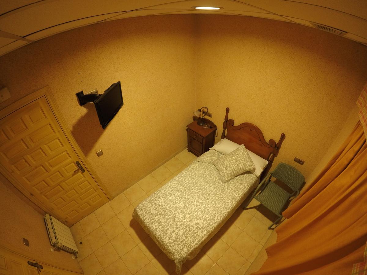 Hostal La Casa De Enfrente Málaga Esterno foto