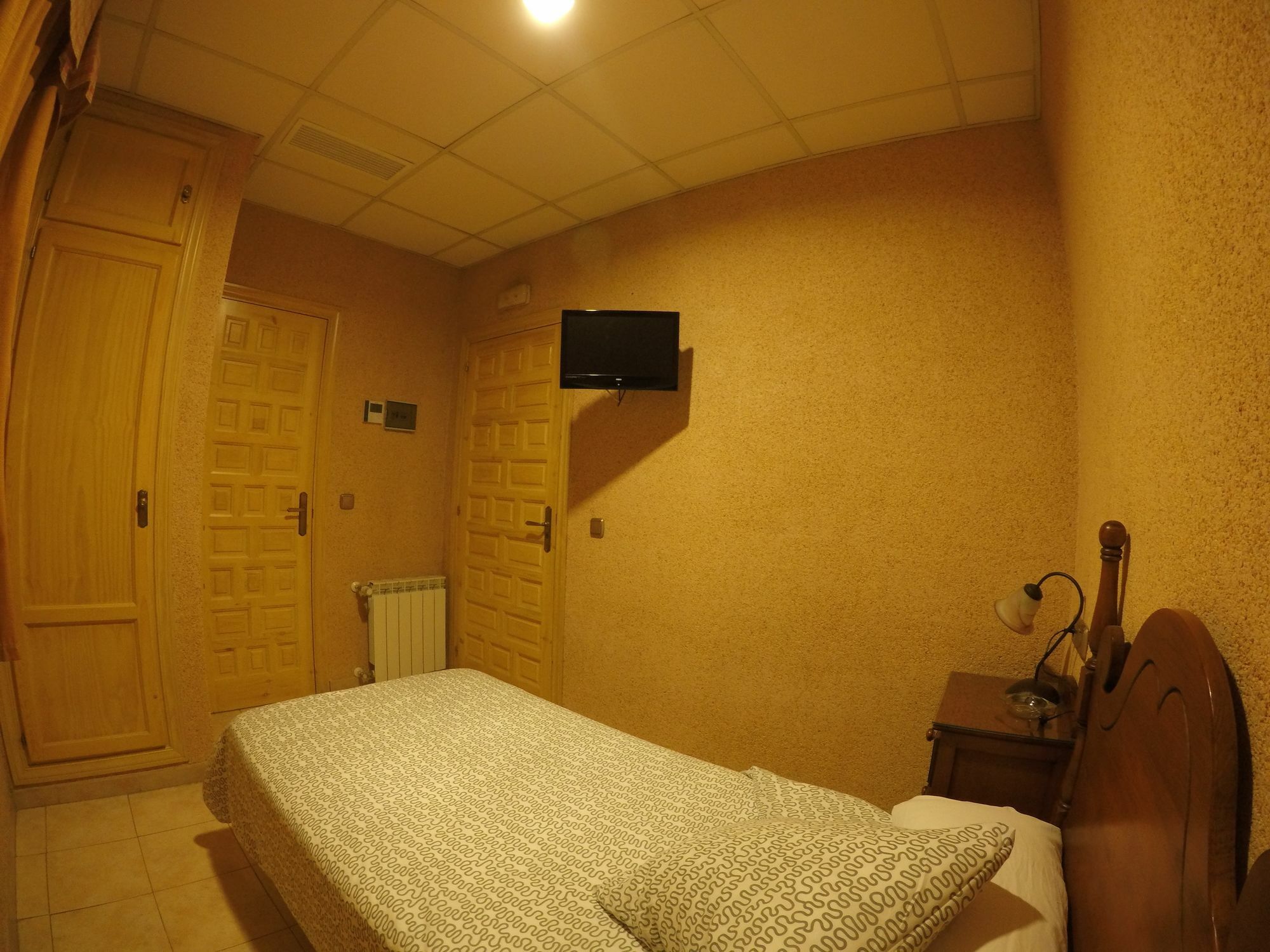 Hostal La Casa De Enfrente Málaga Esterno foto