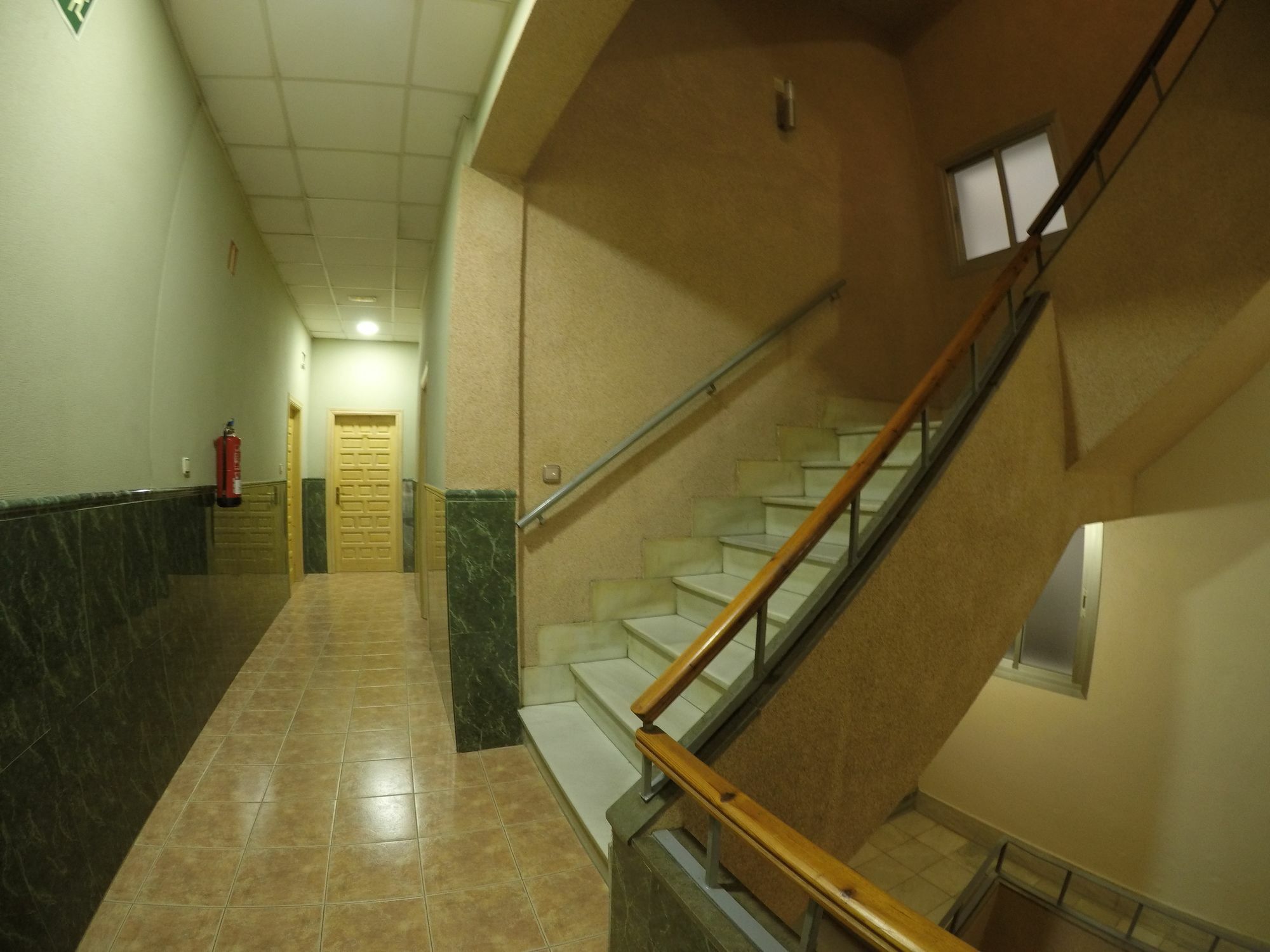 Hostal La Casa De Enfrente Málaga Esterno foto