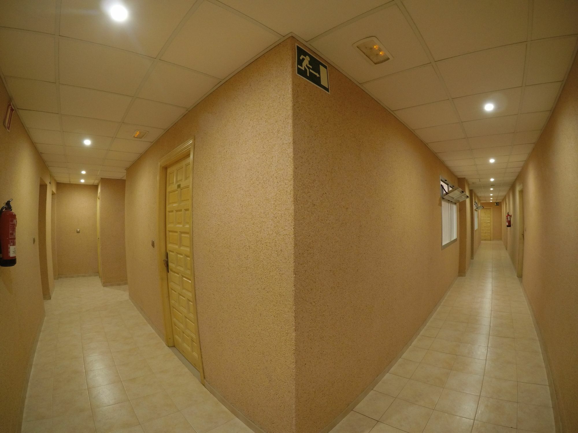 Hostal La Casa De Enfrente Málaga Esterno foto