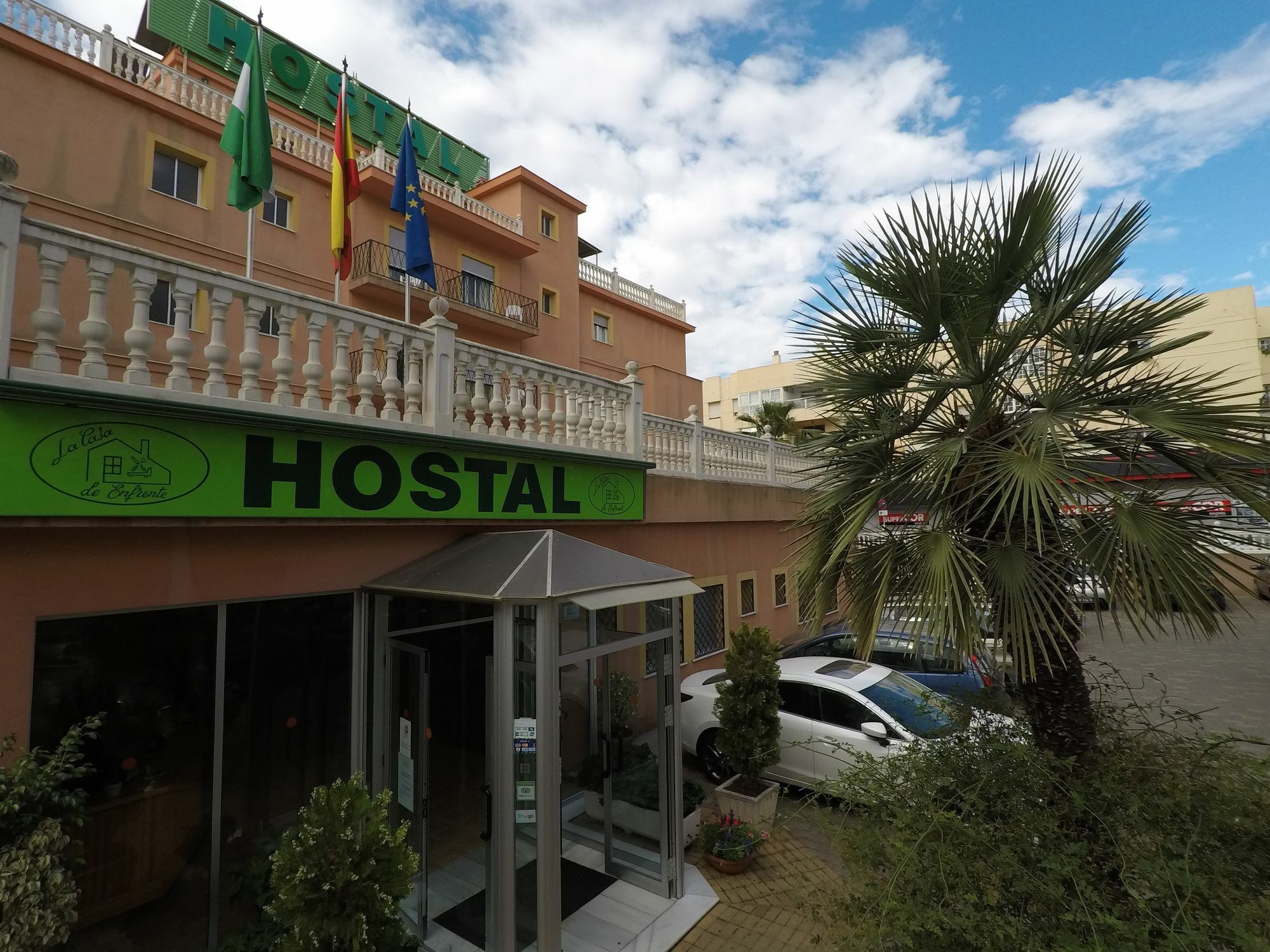 Hostal La Casa De Enfrente Málaga Esterno foto