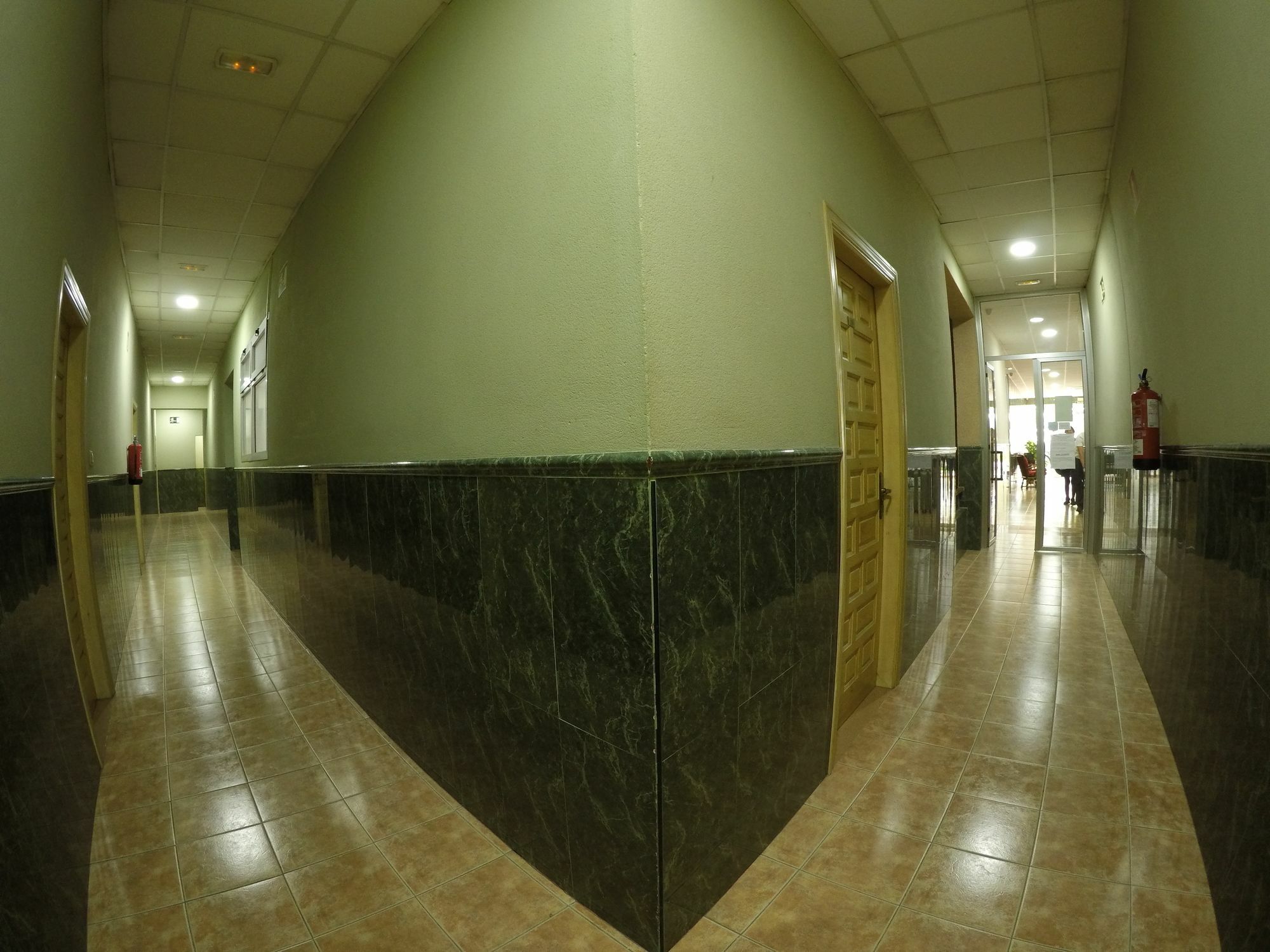 Hostal La Casa De Enfrente Málaga Esterno foto