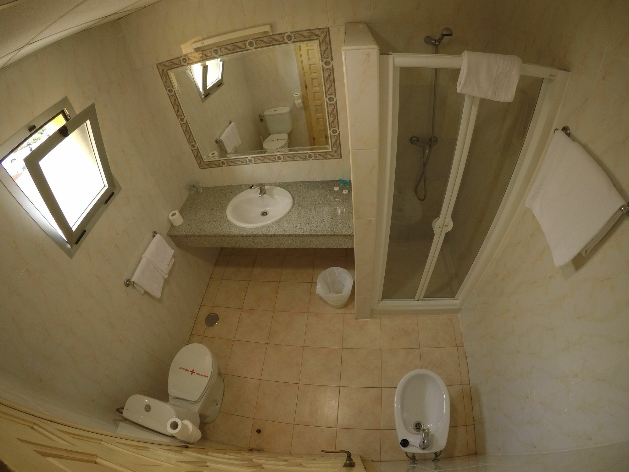 Hostal La Casa De Enfrente Málaga Esterno foto