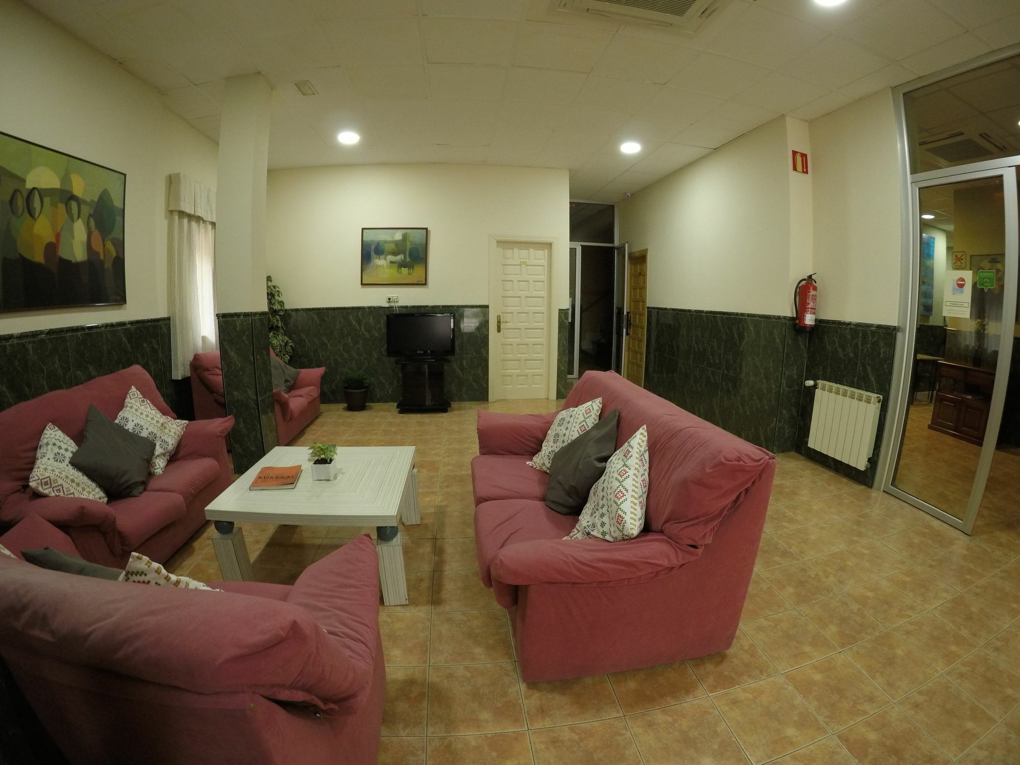 Hostal La Casa De Enfrente Málaga Esterno foto
